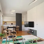 4b * 扎达尔