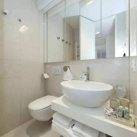 Apartment 4b
