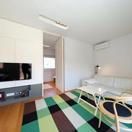Apartment 4b *